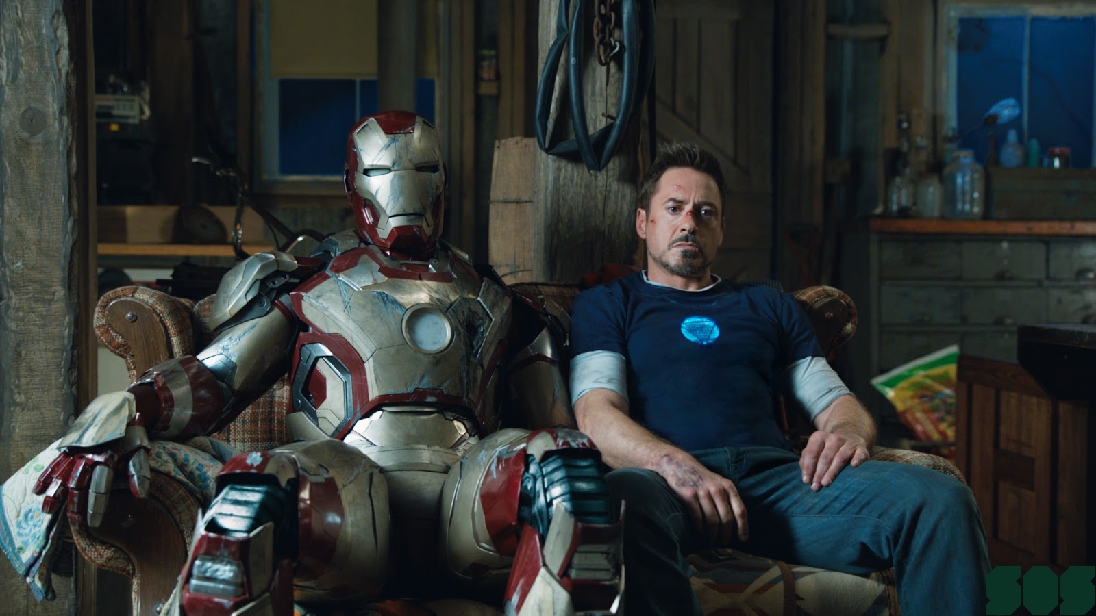Iron-Man-3-Robert-Downey-Jr-Couch
